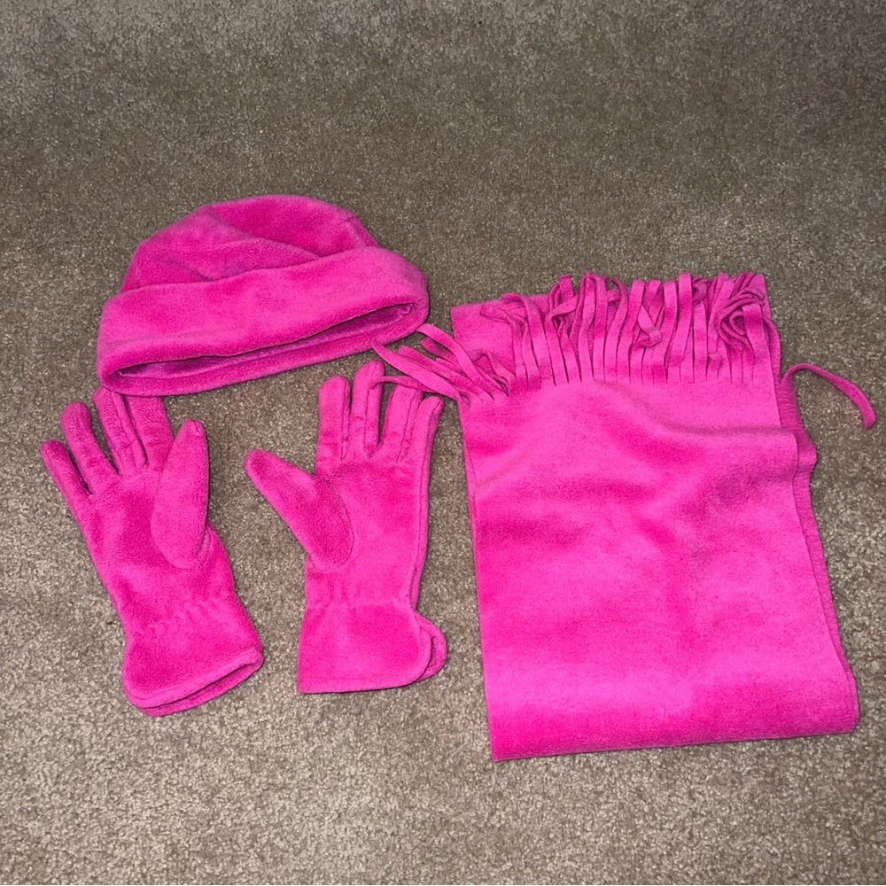 Hat gloves and scarf set